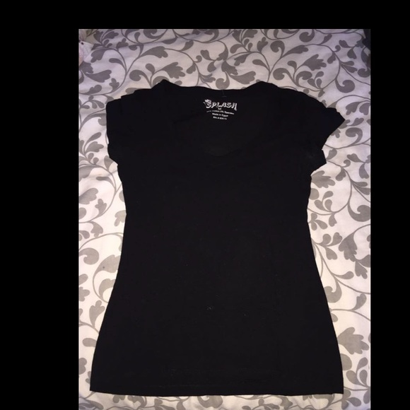 Bundle of shirts and tank tops - Picture 3 of 9